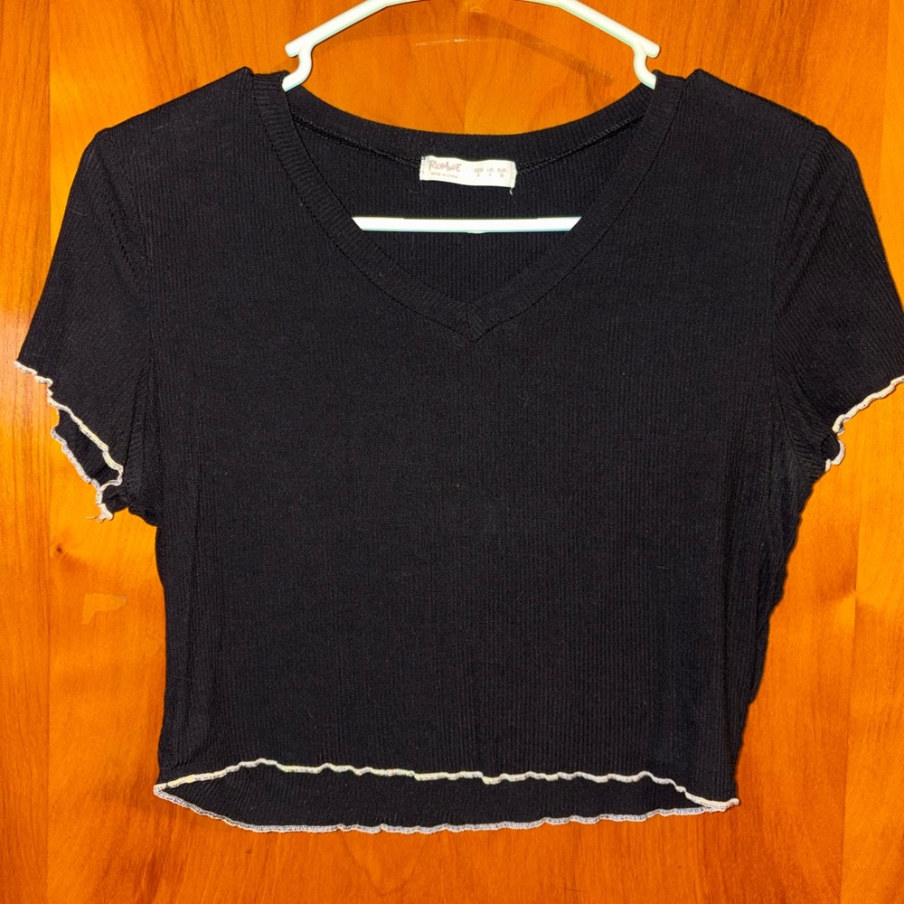 ROMWE Black Ribbed V-Neck Crop Top